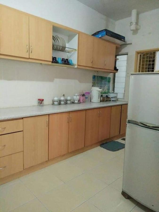 Homestay Pelangi Mall Кота-Бару Экстерьер фото
