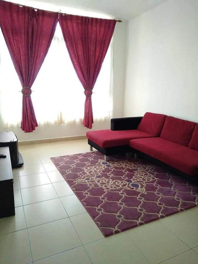 Homestay Pelangi Mall Кота-Бару Экстерьер фото